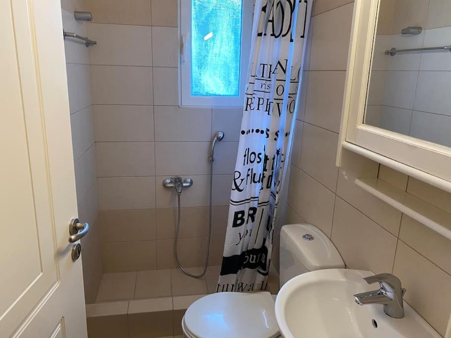 Classy 3Br With 2 Bathrooms Apartment In Marousi Афины Экстерьер фото