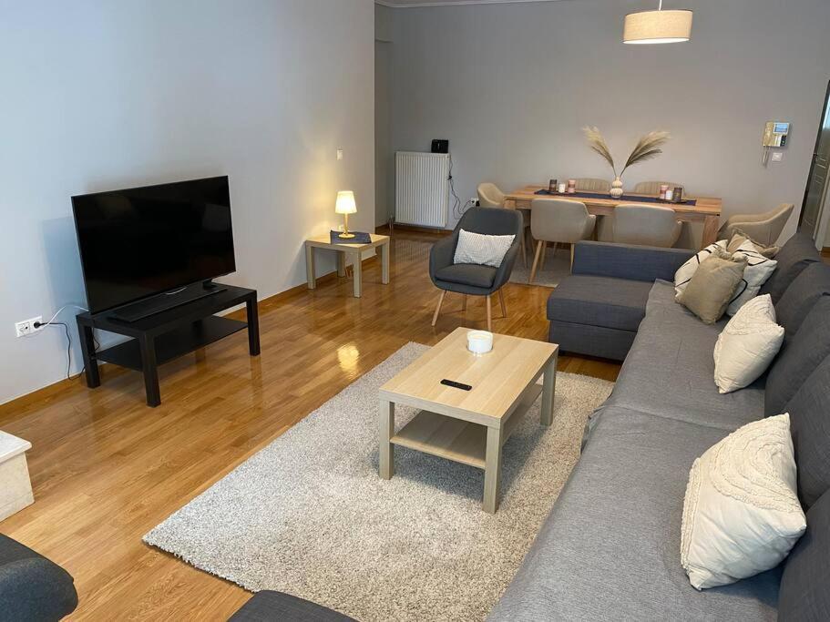 Classy 3Br With 2 Bathrooms Apartment In Marousi Афины Экстерьер фото