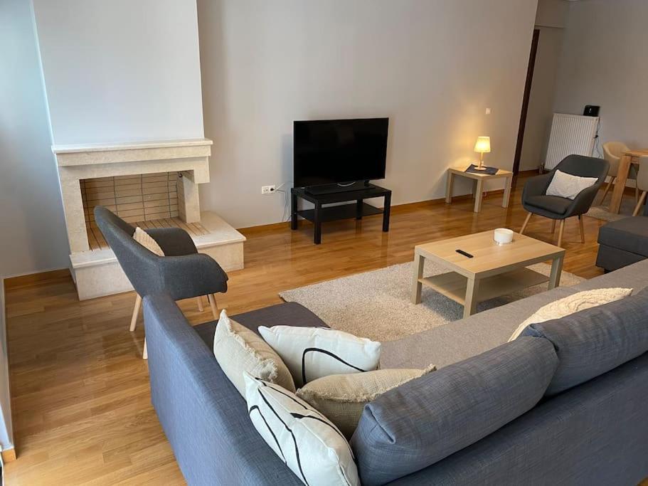 Classy 3Br With 2 Bathrooms Apartment In Marousi Афины Экстерьер фото