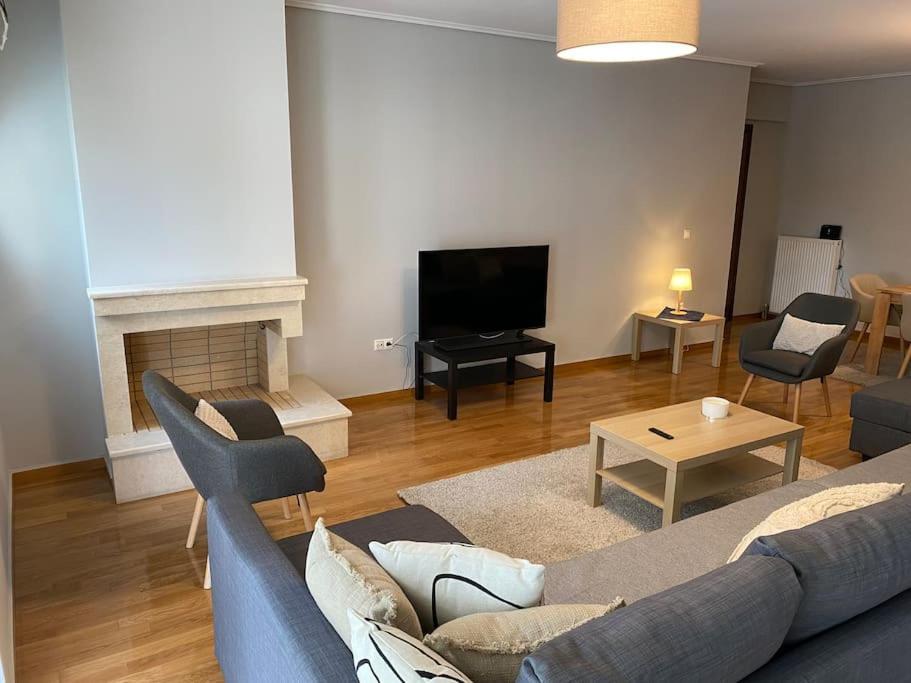Classy 3Br With 2 Bathrooms Apartment In Marousi Афины Экстерьер фото